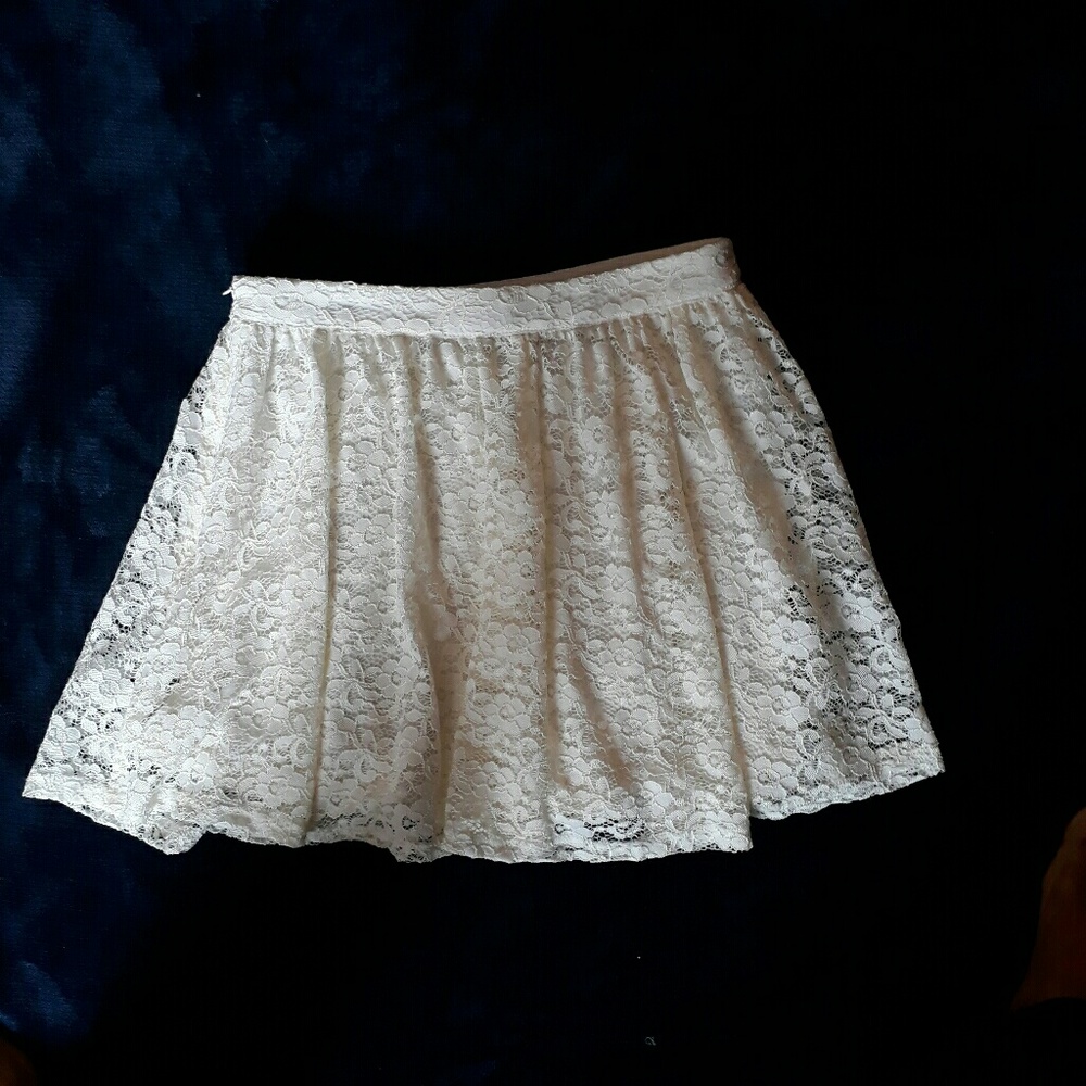 Forever 21 Off White Women's Lace Small Skirt